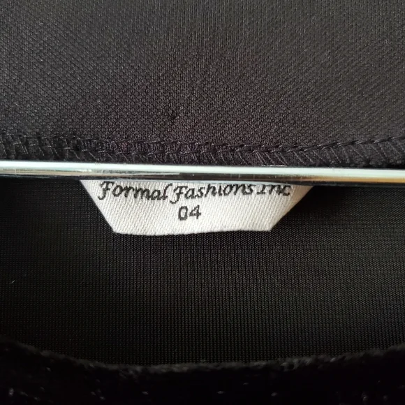 Formal night gown - Picture 6 of 8